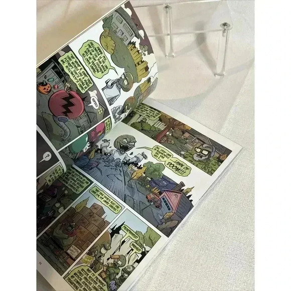 Plants vs. Zombies Volume 8: Lawn of Doom Book Excellent condition - Picture 11 of 12